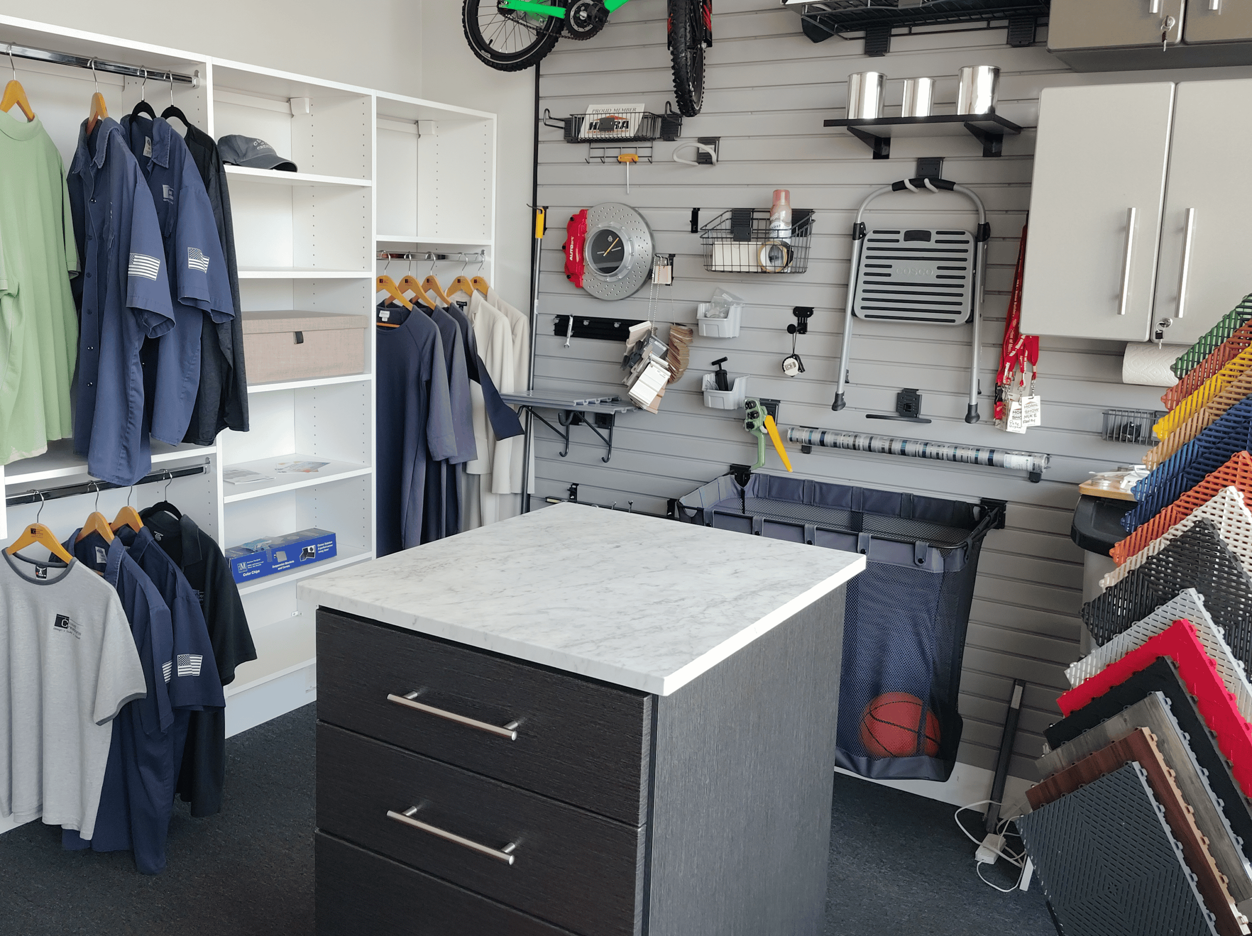 Well-organized closet with clothing racks, shelves, and storage solutions for efficient wardrobe man.